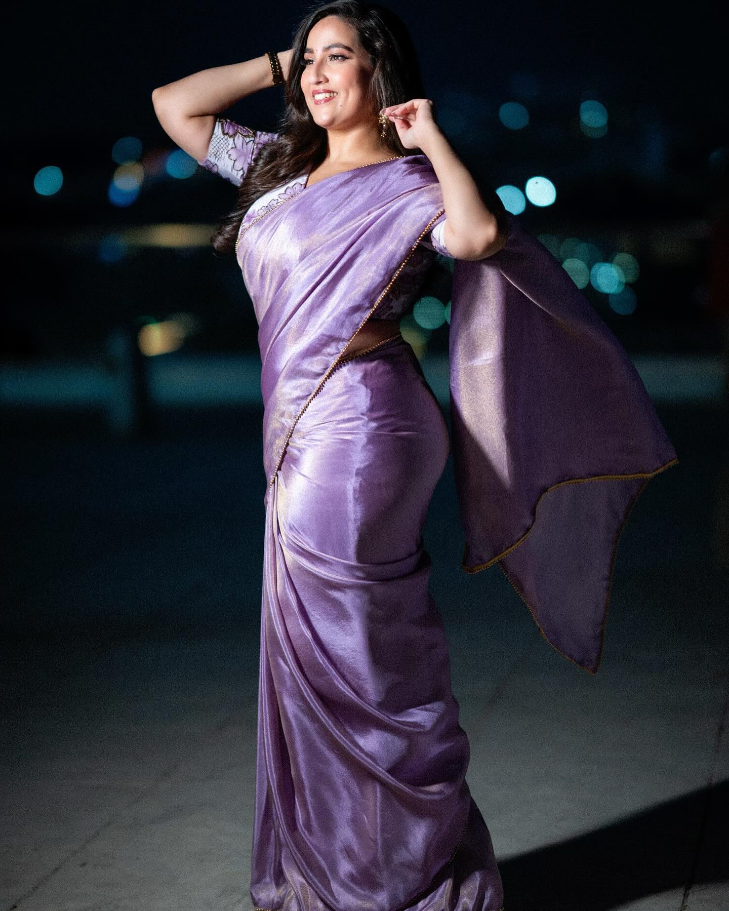 Indian TV Anchor Rampalli Manjusha Stills in Violet Saree